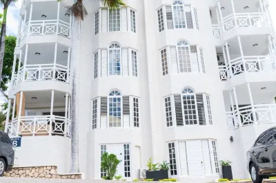 Falcon Oceanview 2br/2ba - Free Airport Transport/Gated Complex w/Security Hoteles en 