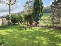 1 Hendom Hotels in Ceiriog Ucha
