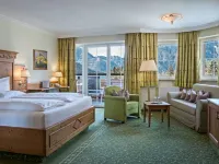 Vier Jahreszeiten Wellnessresort Achensee Hotels in Maurach