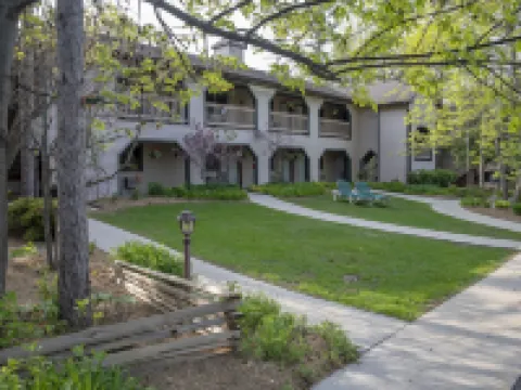 Coachlite Inn Hotels in Sister Bay