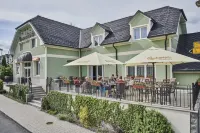 Komorni Hurka Hotels near Cvičák Cheb, ZKO Cheb - 252