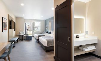 ClubHouse Hotel & Suites Rapid City