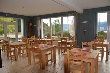 Les Reflets du Lac Отели в г. Бас-Сюр-ле-Рюпт