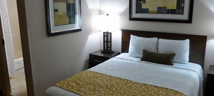 Waterfront Hotel and Marina Hotels in McHenry County