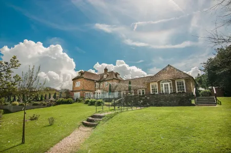 Master Builder's House Hotel Отели в г. Брокенхерст