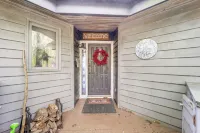 Close to Trails! Seven Devils Retreat w/ Hot Tub -  Privatzimmer