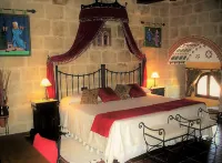 トーレ フエルテ S.XIII のホテル