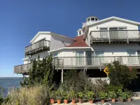 Lighthouse Club Hotel