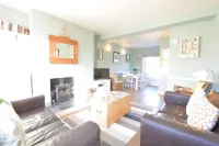 6 Coastguard Cottages, Aldeburgh Hotels in Aldeburgh