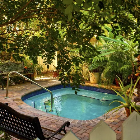 Tropical Inn