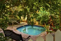 Tropical Inn - Private Pools