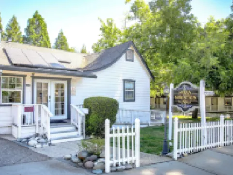 Sierra Mountain Inn Hotels in Grass Valley