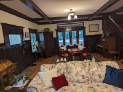 Lady Geneva Bed & Breakfast