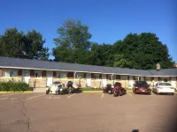 Hillside Inn Pembroke - Motels