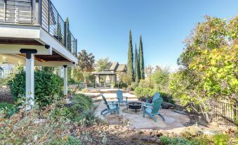 Steps to Sutter Creek Chic Wine Country Cottage