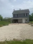 Charming home in prime location. Close to caves/state park/lake/shopping…