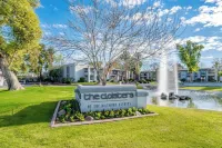 Sleek Phoenix Condo Walk to Biltmore Fashion Park