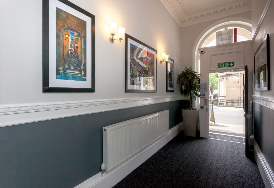 웨스트 엔드 호스텔 외관 이미지