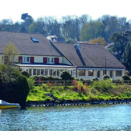 Logis - Hôtel & Restaurant des Lacs Paris Sud