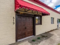 Entire 1888 Historic Loft – 3Br, 2.5BA Private Retreat in Downtown Newberg