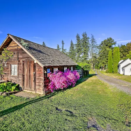Ferndale Cottage on Private 20 Acre Farm!
