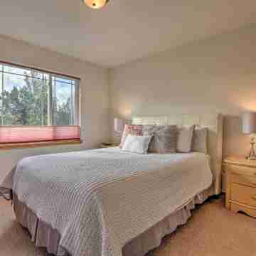 Idyllic Redmond Townhome w/ Furnished Deck! Rooms