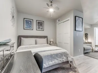Quiet Modern Heavenly Paradise Love and Balcony + Free Coffee near Lake Hefner