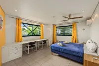 Villa Korsou with private pool and amazing view, Cas Abou area Hotels near Manor Knip