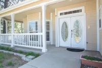 Spacious Retreat with 2 Master Suites, Foosball & AC