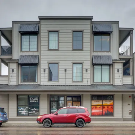 Downtown Columbia Falls Condo 16 Mi to Ski Resort