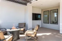Camelot Townhouse - Boutique