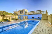 Canyon Lake Retreat w/ Pool ~ 2 Mi to Lake - Country Houses