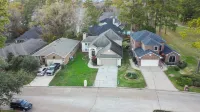 Serene Escape by the Lake 3 Bedroom Home by RedAwning Hotels near Olde Dobbin Station