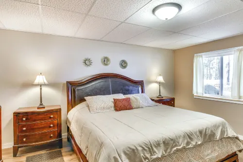 White Swan Lake Home Near Hiking & Snowmobiling! - Homestays