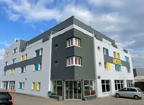 第戎北基里亞德直營飯店