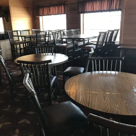 Kelly Inn and Suites Mitchell