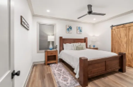 Charming 3-bedroom house in brilliant Foley with AC, WiFi