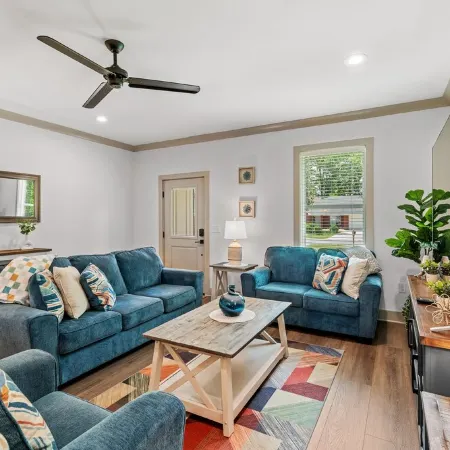 Charming 3-bedroom house in brilliant Foley with AC, WiFi