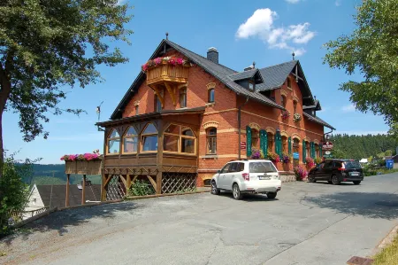 Berggasthaus & Pension Schöne Aussicht Отели в г. Фалькенштайн