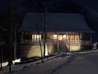 Peaceful, Secluded Cabin near Beaver Lake