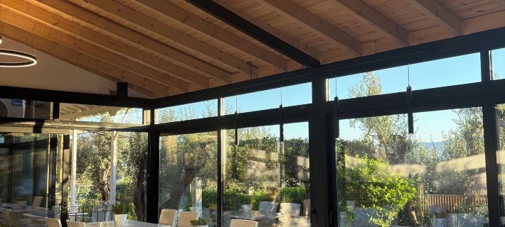 Ampoulos Rooms & Apartments Hotel di Lesbos