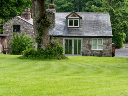 The Cottage Отели в г. Гвернаффилд