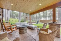 CO Springs Apartment in the Pines w/ Treehouse! - 3-Star