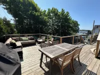 Walking Distance To Shops, Restaurants And  Footbridge