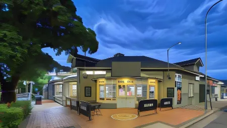 Coachman Hotel Motel