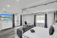 7BR w/ Heated Pool Jacuzzi, Theatre