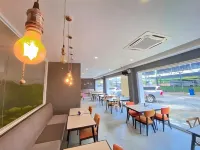 The Original Orange Hotel Hotels in Phra Phrom
