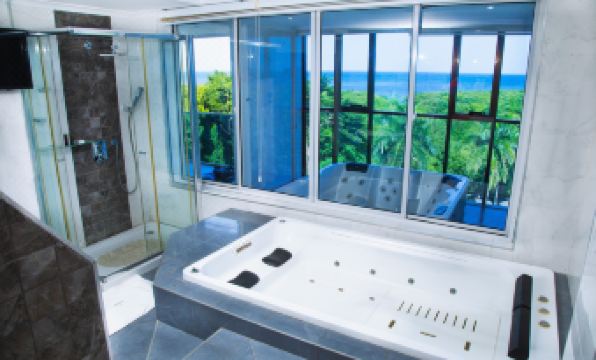 Tanga Beach Resort & Spa