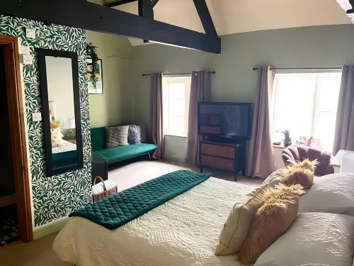 The Cross Keys Hotels in Beckington