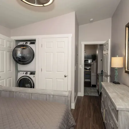 Heart of Mainstrasse Apt 2